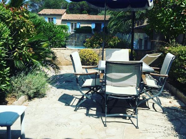 Hôtel Jas Neuf Sainte-Maxime Quarto foto