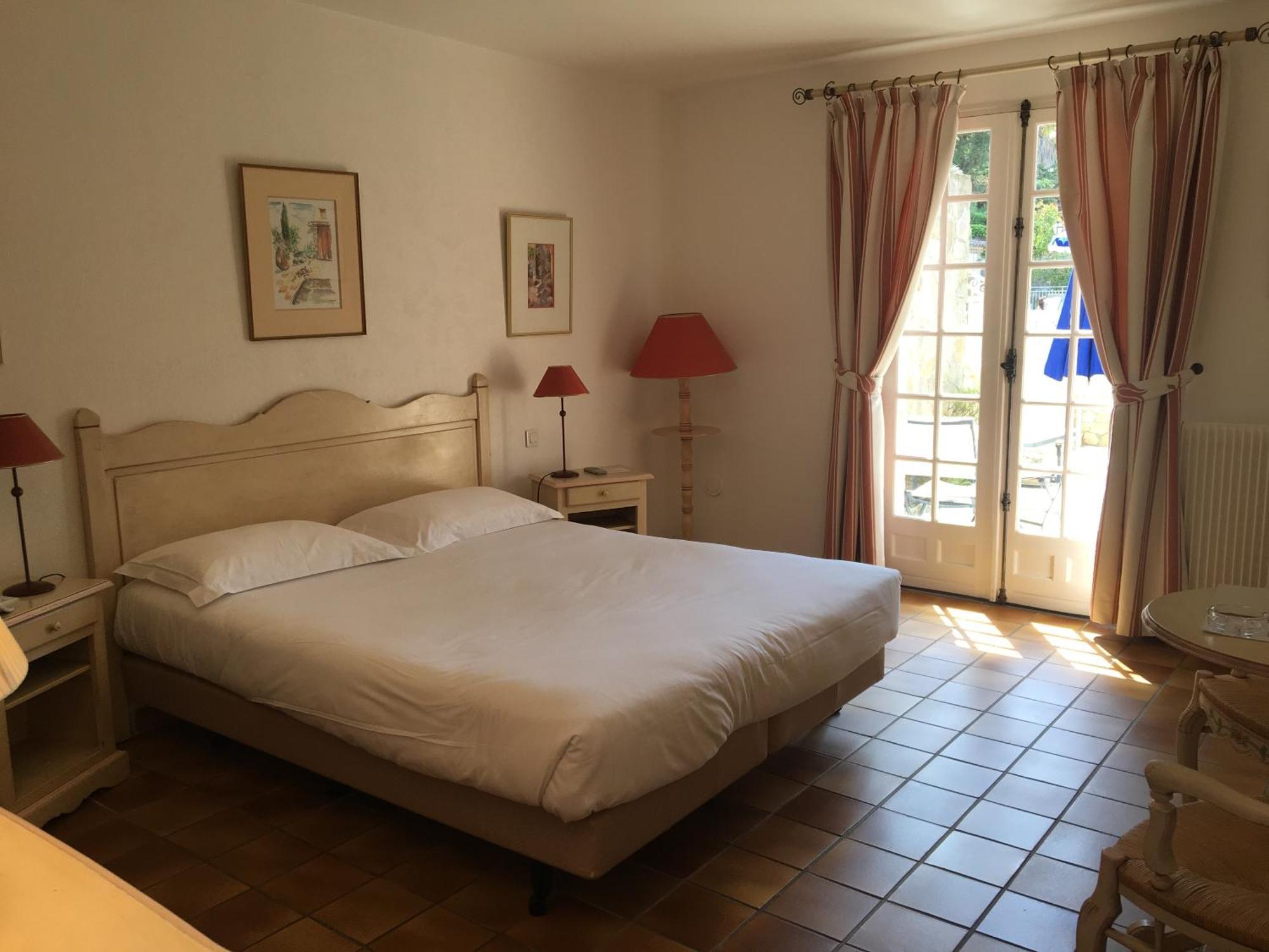 Hôtel Jas Neuf Sainte-Maxime Quarto foto