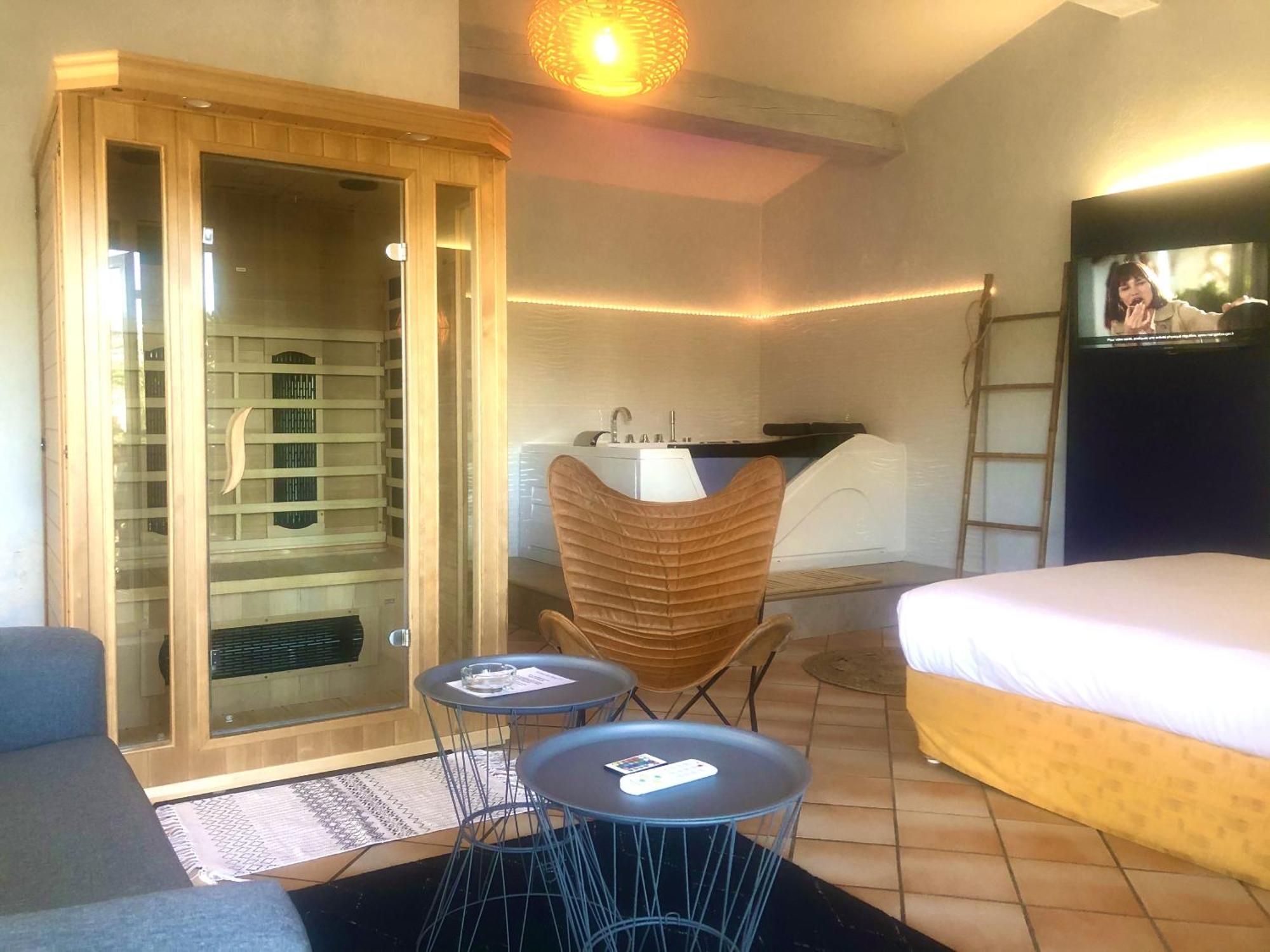 Hôtel Jas Neuf Sainte-Maxime Quarto foto